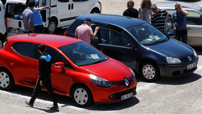 Vergi Uzmanı Ozan Bingöl: "Yüzde 80 ÖTV'ye tabi bir otomobilin;

• Vergisiz fiyatı 700.000 TL
• TRT Bandrol Ücreti: 5.600 TL
• ÖTV: 564.480 TL
• KDV: 254.016 TL
• Toplam vergi: 824.096 TL
• Vergiler dahil fiyatı 1.524.096 TL."