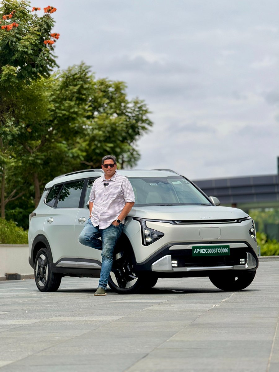BunnyPunia's tweet image. The Kia Carens Clavis EV. Interesting, very interesting.
Priced like a 2-row SUV, but offers space & practicality of a 3-row MPV. Genuinely impressed in the way it feels without even trying hard.
While the detailed review drops soon, here is the magic of regen. See how much…