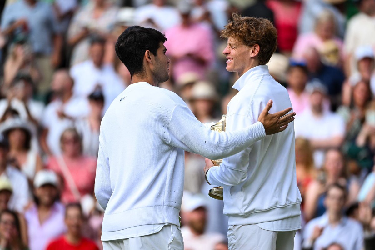 SinnerFrance's tweet image. 🎙️Mats Wilander : « Je n'ai jamais vu personne jouer au tennis avec autant d'agressivité que Sinner. Ce n'est pas qu'il frappe tout ce qui bouge comme un forcené, c'est qu'il cherche toujours à prendre la balle tôt. Certains frappent plus fort que lui, mais personne n'atteint la…