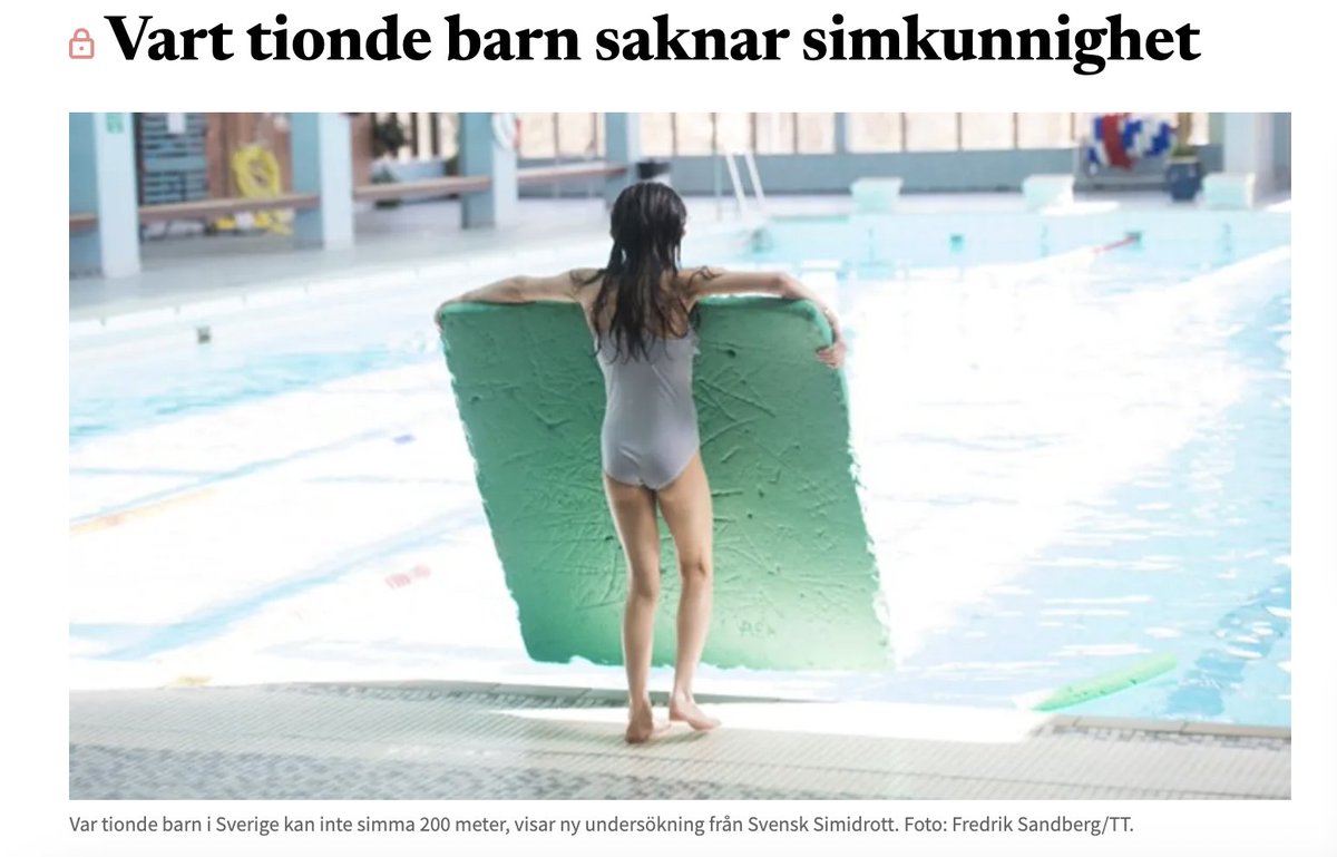 Bulletin_Nu's tweet image. Simkunnigheten sjunker bland svenska barn och ungdomar – nu riktas hård kritik mot skolor som inte följer läroplanen. Enligt nya siffror saknar 12 400 barn mellan tio och sexton år grundläggande simfärdigheter. bulletin.nu/vart-tionde-ba…