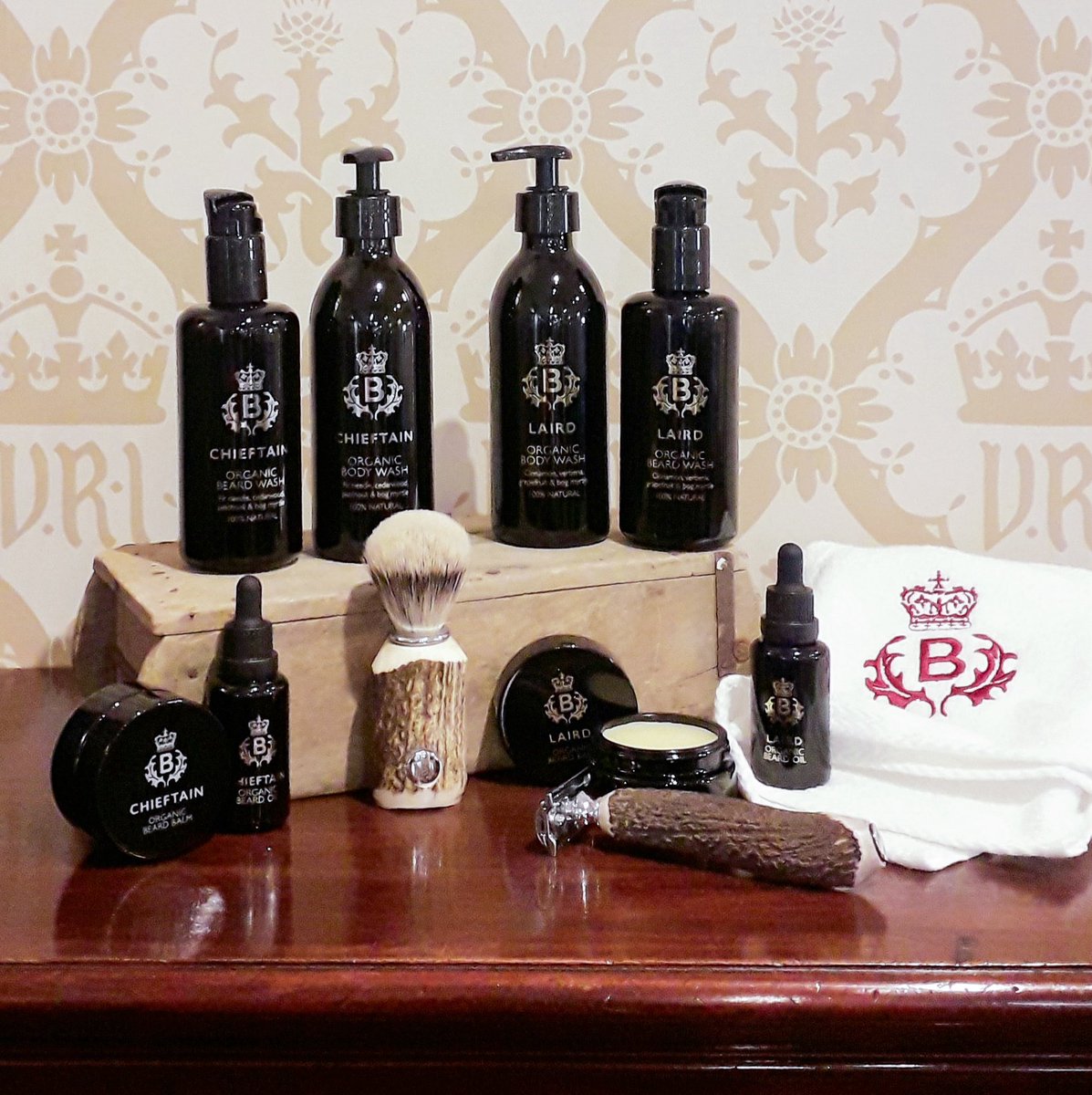 MarkHeath45's tweet image. King Charles launches a range of beard oil products- Laird
A bit strange seeing as he hasn’t had so much as a stubble for decades!
Then it dawned on me, Charlie boy yesterday opened a Muslim community centre, who’s demographic all have what?…..
All makes sense when you think…