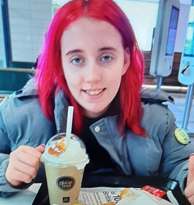 HertsPolice's tweet image. ⚠️ We are refreshing an appeal for Angel, aged 17, who is missing from #Hatfield.
She was last seen at around 12.45pm on Monday 14 July.
📞 Please call 101 with information or 999 if you are with Angel now.
↪ Pls RT