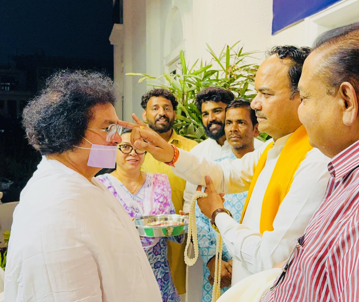 Acharya Lokesh Muni (@munilokesh) on Twitter photo рдЕрдВрдореЗрд░рд┐рдХрд╛-рдХрдирд╛рдЩрд╛ рдХреА рд╢рд╛рдВрддрд┐-рд╕рджреНрднрд╛рд╡рдирд╛ рдпрд╛рддреНрд░рд╛ рдХреЗ рдмрд╛рдж рдкреВрдЬреНрдп рдЖрдЪрд╛рд░реНрдп рд▓реЛрдХреЗрд╢рдЬреА рдХрд╛ рд╕реНрд╡рджреЗрд╢ рд▓реМрдЯрдиреЗ рдкрд░ рднрд╡реНрдп рд╕реНрд╡рд╛рдЧрддред
HH Acharya Lokeshji received a grand welcome on his return to India after his peace-goodwill tour of America-Canada.
<a href="/ANI/">ANI</a> <a href="/PTI_News/">Press Trust of India</a> <a href="/rpbreakingnews/">Rajasthan Patrika</a> <a href="/lokmat/">Lokmat</a> рдЕрдВрдореЗрд░рд┐рдХрд╛-рдХрдирд╛рдЩрд╛ рдХреА рд╢рд╛рдВрддрд┐-рд╕рджреНрднрд╛рд╡рдирд╛ рдпрд╛рддреНрд░рд╛ рдХреЗ рдмрд╛рдж рдкреВрдЬреНрдп рдЖрдЪрд╛рд░реНрдп рд▓реЛрдХреЗрд╢рдЬреА рдХрд╛ рд╕реНрд╡рджреЗрд╢ рд▓реМрдЯрдиреЗ рдкрд░ рднрд╡реНрдп рд╕реНрд╡рд╛рдЧрддред
HH Acharya Lokeshji received a grand welcome on his return to India after his peace-goodwill tour of America-Canada.
<a href="/ANI/">ANI</a> <a href="/PTI_News/">Press Trust of India</a> <a href="/rpbreakingnews/">Rajasthan Patrika</a> <a href="/lokmat/">Lokmat</a>