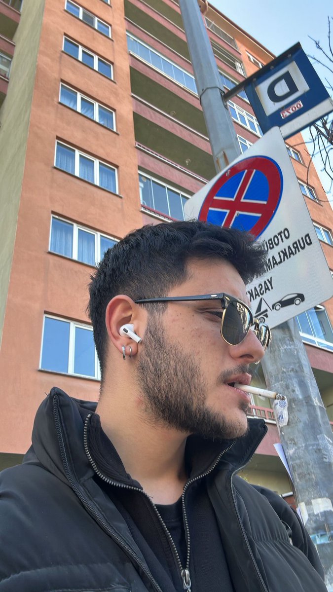 Arda Turan: ''Kadınlar beni beğenmezler, yakışıklı bir adam değilim, ama kadınlar bazı özel şeyleri ararlar ve o özel şeyler bende mevcut.''