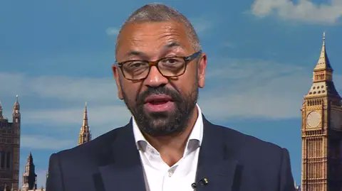 TStandfield1789's tweet image. "The Conservatives haven’t changed. It’s the same old chaos."
January, Bay-denoch rules out any reshuffle of her top team before the next general election.
July, Bay-denoch reshuffles her top team.
@KemiBadenoch @Conservatives @JamesCleverly
'Top' as in totally useless.
