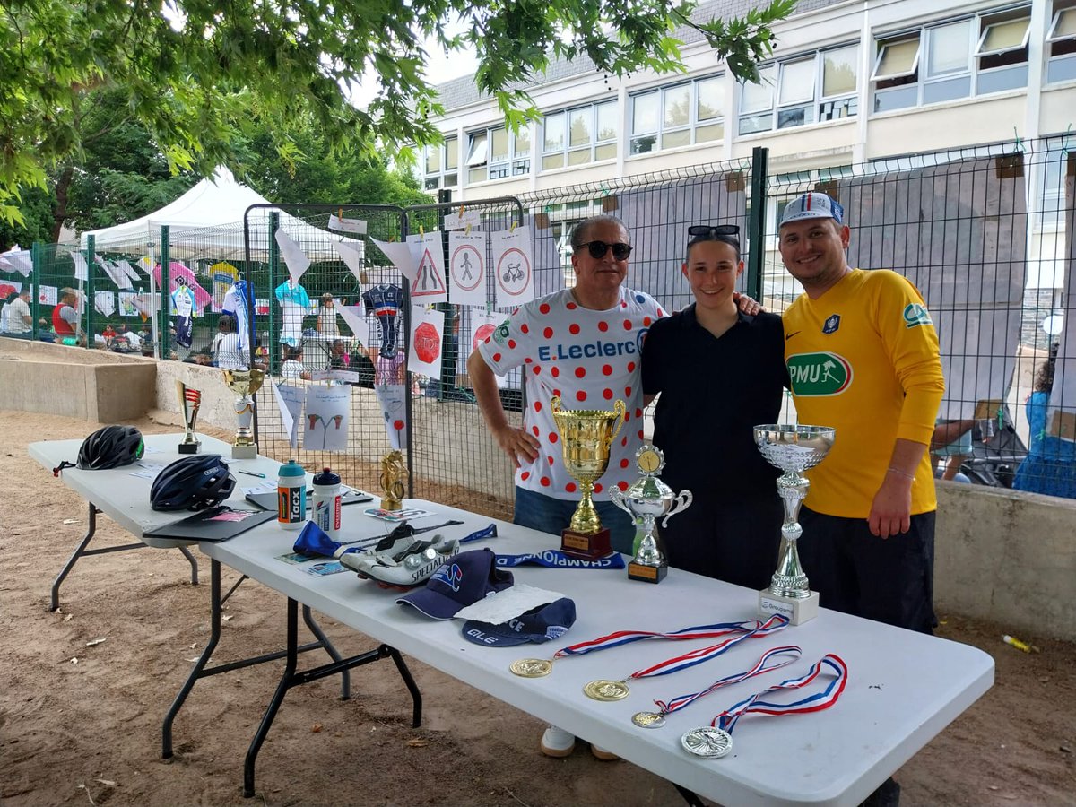 Angers's tweet image. // #GrandiràAngers // Angers accueille le lundi 28 juillet 2025 l’arrivée de la troisième étape du Tour de France Femmes 🚴♀️
Les enfants scolarisés sur Angers préparent l’événement depuis plusieurs semaines lors des TAP☀️
Pour plus d'informations 👇
angers.fr/vivre-a-angers…