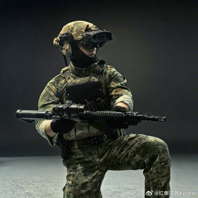 zhao_dashuai's tweet image. Future Chinese digitized super soldier.
Powered exoskeleton with augmented reality combat system linked to drones.
All knowing, all seeing situational awareness coupled with superhuman strength.