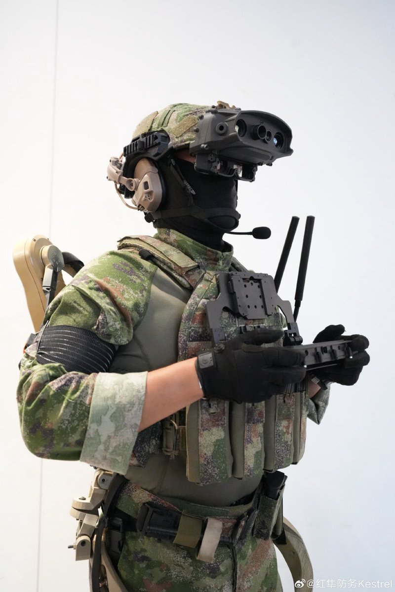 zhao_dashuai's tweet image. Future Chinese digitized super soldier.
Powered exoskeleton with augmented reality combat system linked to drones.
All knowing, all seeing situational awareness coupled with superhuman strength.