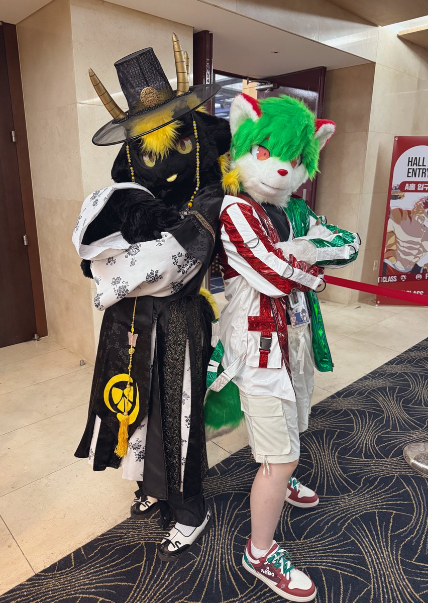 rd_fur's tweet image. 🖤💛❤️💚