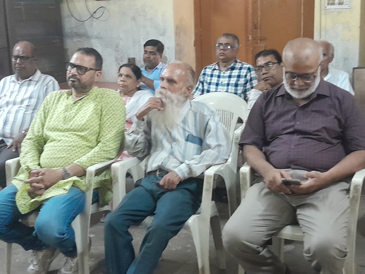 cpim_up's tweet photo. कामरेड वीएस अचुत्यानंदन को याद  किया गया।

सीपीआईएम उत्तर प्रदेश राज्य कमेटी,कार्यालय लखनऊ में सीपीआईएम के संस्थापक सदस्य, पोलित ब्यूरो के पूर्व सदस्य और केरल के मुख्यमन्त्री रहे कामरेड वीएस अचुत्यानंदन को याद किया गया। कामरेड वीएस का निधन कल 21 जुलाई को 101 वर्ष की आयु में हुआ। https://t.co/b4um60iLZC