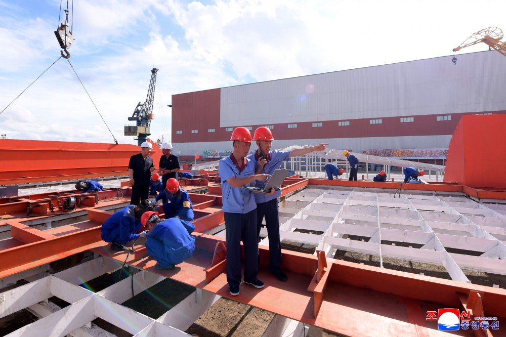 Fekerfanta's tweet image. 🇰🇵⚓️ Corea del Norte comienza la construcción de su 3º destructor clase Choe Hyon.
Se prevé que sea terminado el 10 de octubre de 2026, aniversario del Partido del Trabajo de Corea.