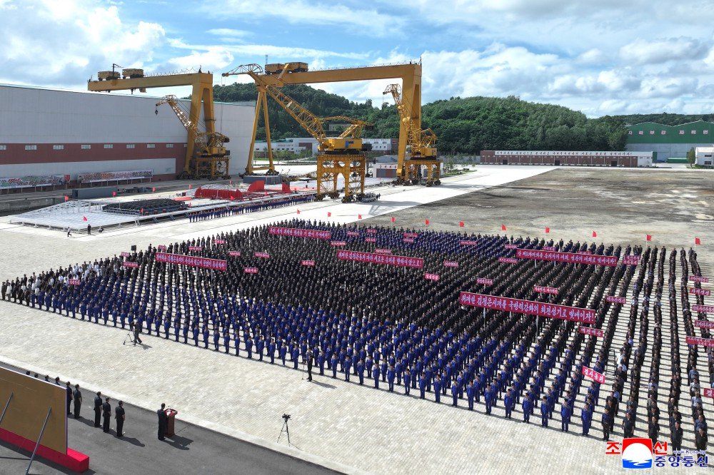 Fekerfanta's tweet image. 🇰🇵⚓️ Corea del Norte comienza la construcción de su 3º destructor clase Choe Hyon.
Se prevé que sea terminado el 10 de octubre de 2026, aniversario del Partido del Trabajo de Corea.