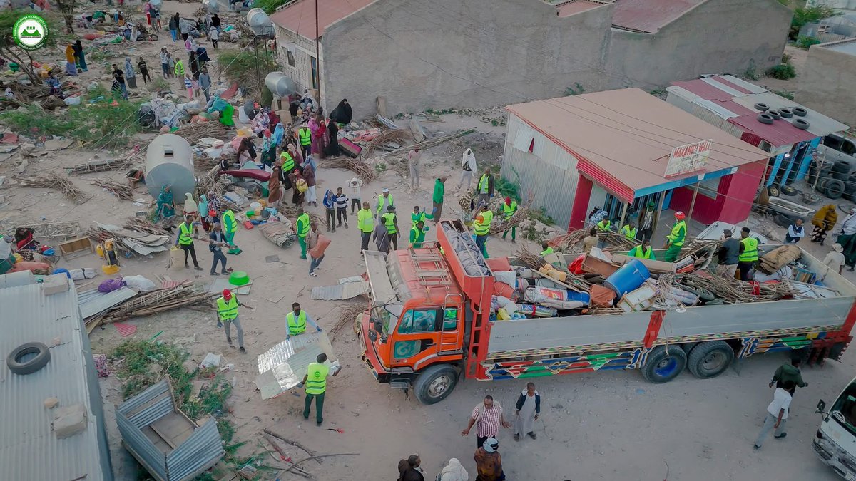 TheDailySomalia's tweet image. 🚨NEW: Local authorities in Hargeisa have relocated nearly 250 low-income families who had lived for 15 years on government-owned land in the Mohamed Mooge district. The families have now been resettled on plots they fully own and are free to develop.