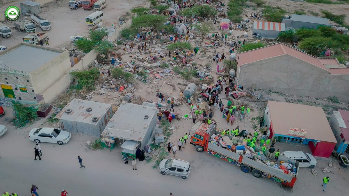 TheDailySomalia's tweet image. 🚨NEW: Local authorities in Hargeisa have relocated nearly 250 low-income families who had lived for 15 years on government-owned land in the Mohamed Mooge district. The families have now been resettled on plots they fully own and are free to develop.