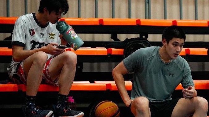 dinoyaurs's tweet photo. #KratingMeen #TingMeen 
few tweets au

—Bang Ano dan pacar nakalnya. https://t.co/VvBnzs66QV
