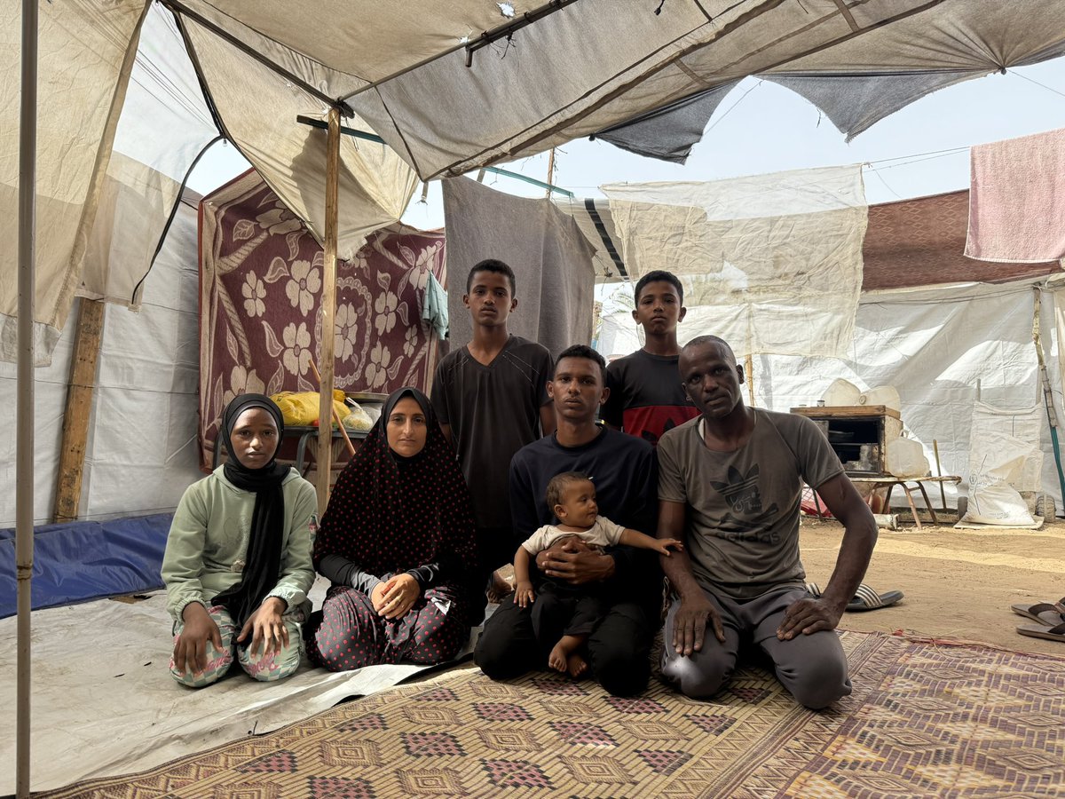 Ismail_obaid1's tweet image. We are now displaced, and famine has devastated us. Please share again.ππ©
gofund.me/47d2d796