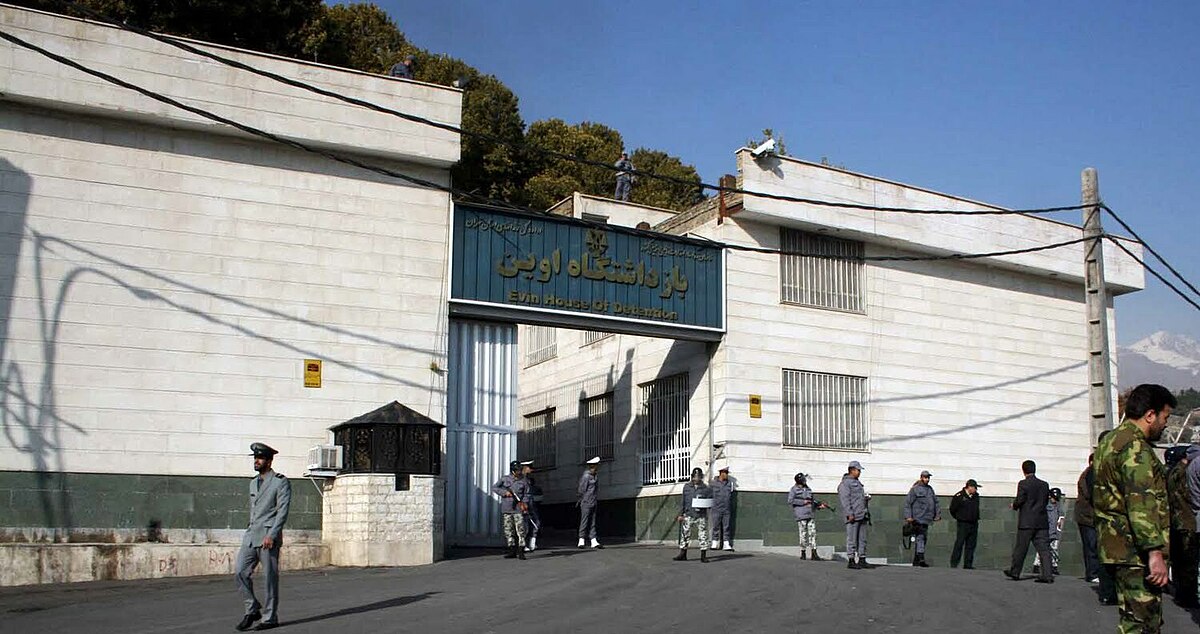 clashreport's tweet image. Iran's Judiciary spokesperson:
75 prisoners escaped from Evin Prison following the Israeli attack.