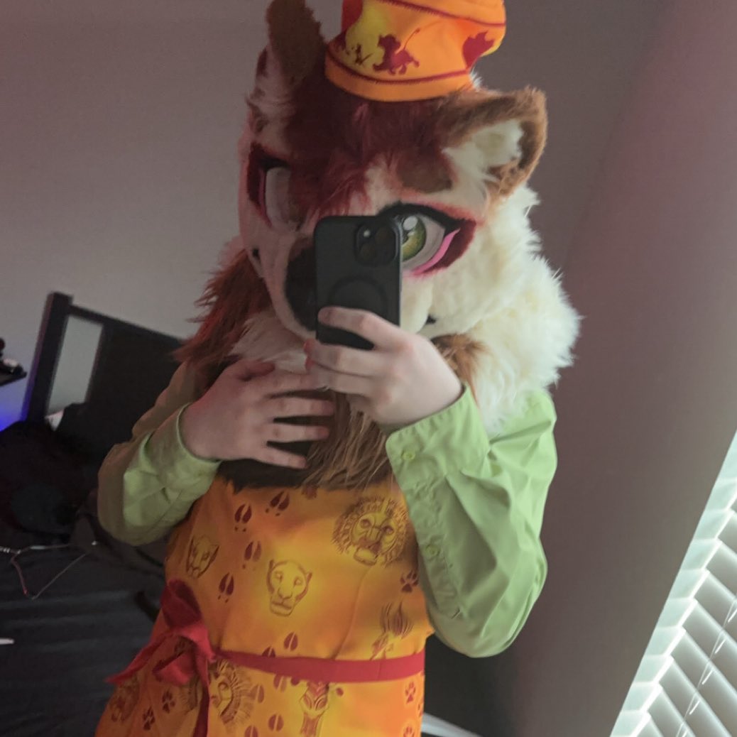 skibidisable's tweet image. 4 am and i’m up distraught
i miss working at disney i miss my whimsy i miss florida so much😭