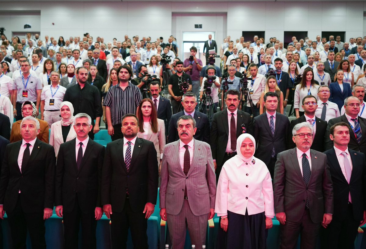 📍Ankara

MEB-BİP Öğretmen Bilgi Servisi ile Okul Veli Asistanı Tanıtım Programı’nı gerçekleştirdik.

Eğitimde sürdürülebilirliğin temeli, sahada kurulan koordinasyonun sağlamlığına bu koordinasyonun da iletişim kanallarının ne kadar tutarlı, güvenilir ve etkili çalıştığına