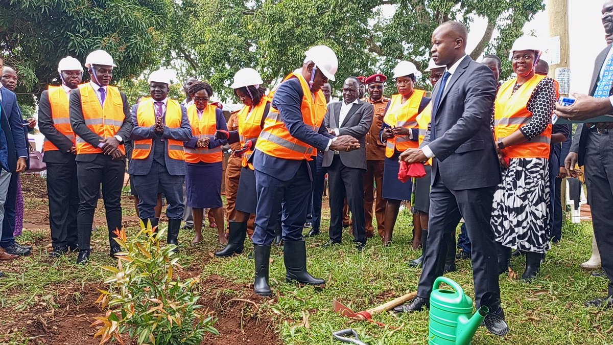 tonnyojok56's tweet photo. The Official ground breaking Ceremony for the construction of Gulu Regional Court of Appeal,Gulu City. https://t.co/SpmYdfaYxE