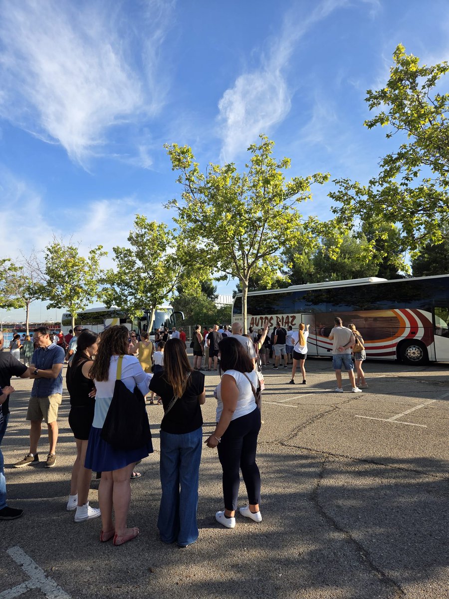 aytogetafe's tweet image. 🌞 Ayer recibimos a los primeros 200 adolescentes que han disfrutado este año de los Campamentos de Verano de @getafejoven en Asturias. Y hoy, hemos despedido junto a sus familias, a otros 150 jóvenes más, que pasarán unos días de diversión en el norte.