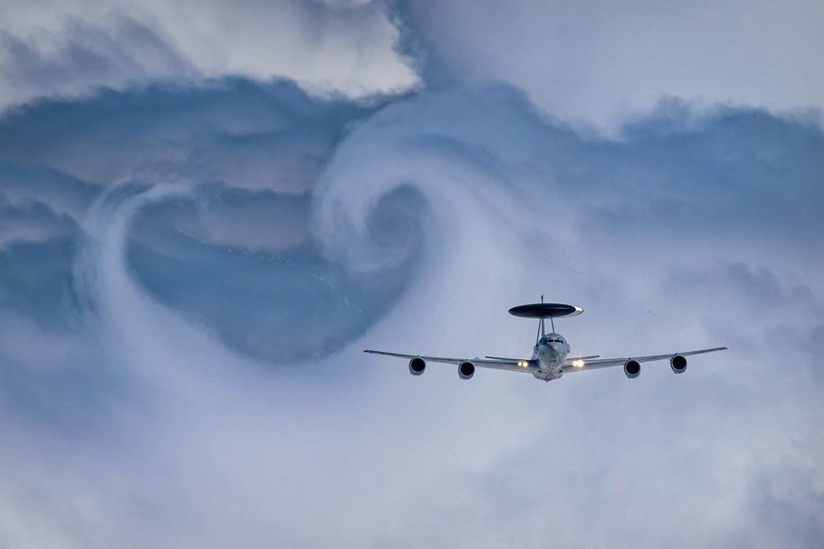 CEM_AAE's tweet image. Heureux d’avoir participé au #RIAT2025 : un temps fort de coopération militaire aérospatiale avec nos partenaires 🇪🇺🇺🇸🇬🇧🇮🇳🇯🇵🇸🇬🇦🇺🇳🇿. Des échanges riches pour renforcer nos liens, notre interopérabilité et notre réponse aux enjeux stratégiques. Merci @RoyalAirForce !