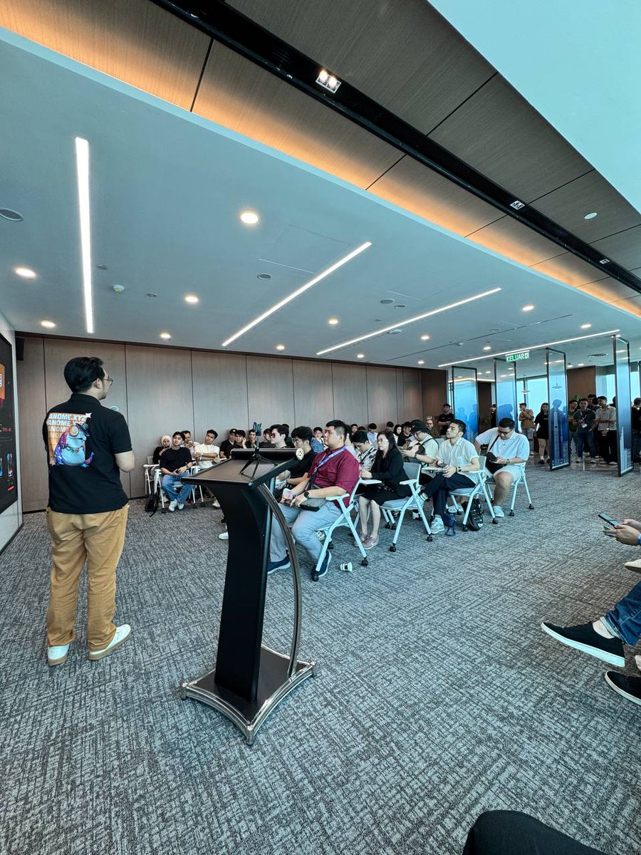 hype3_marketing's tweet image. #HypeUpKL Gathering has officially kicked off🔥
The stage is set, the energy’s up, and more fun times & alpha are on the way🥂
📍The Exchange 106, 58th Floor