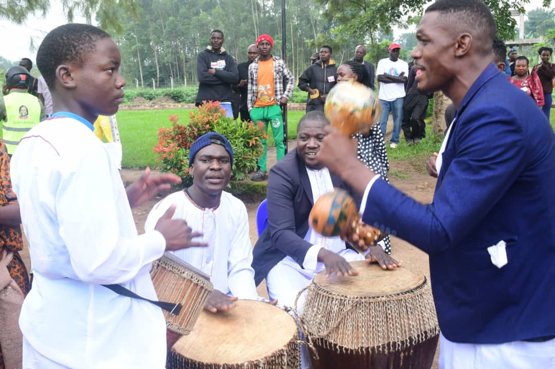 cpmayiga's tweet image. #EmmwanyiTerimba
Leero nkedde mu Ssaza Kyaggwe okulambula abalimi b'emmwanyi wamu naabo abakola emirimu emirala egitambulira ku kirime ky'emmwanyi.
