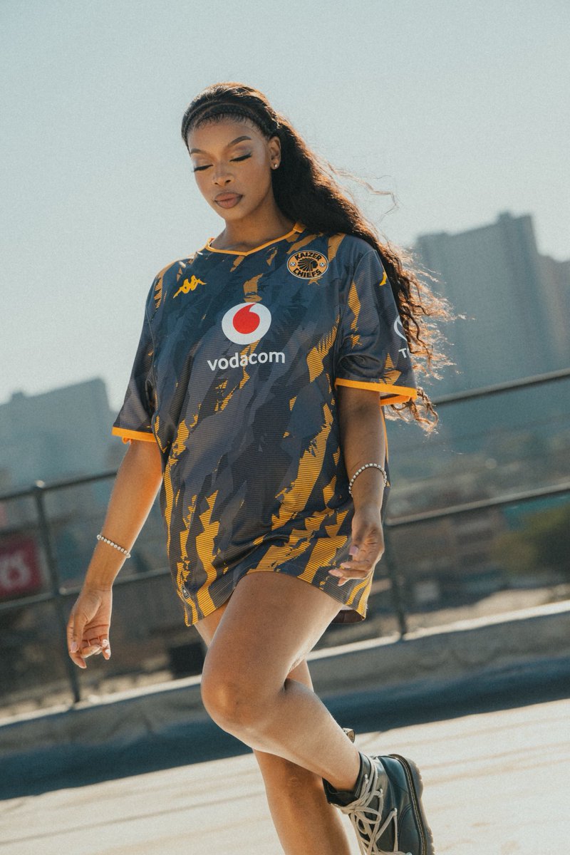 Peep the new <a href="/KaizerChiefs/">Kaizer Chiefs</a> AWAY jersey. #khosi4life ✌🏾🔥