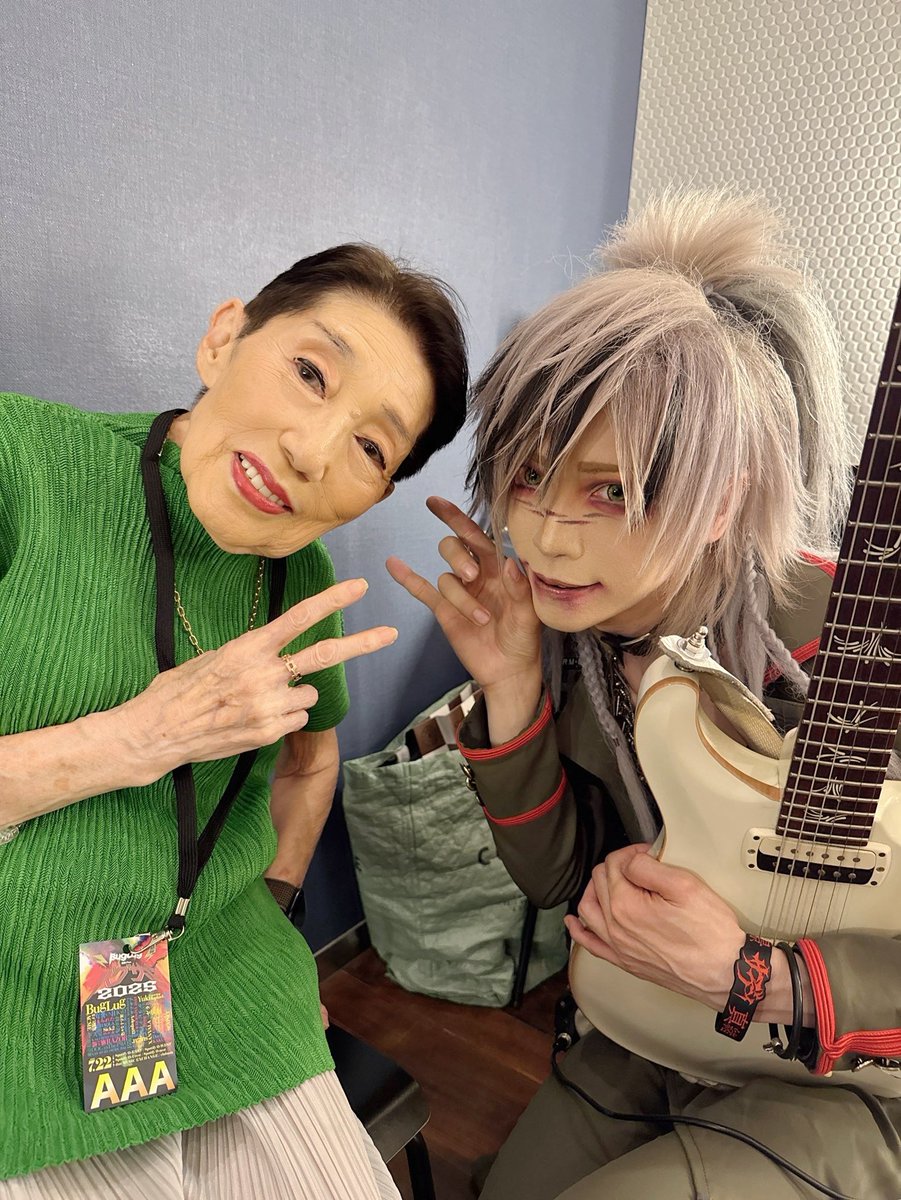 tsurugi_brain's tweet image. 東海林さんとパシャ📸
嬉しいぃ〜☺️✨✨
#バグサミ
