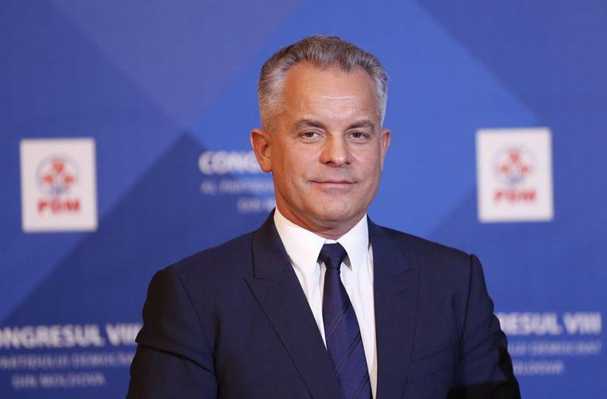 nexta_tv's tweet image. ❕ Oligarch Vladimir Plahotniuc — Moldova’s Former Shadow Ruler — Arrested in Greece
Plahotniuc is linked to a massive banking fraud scandal: in 2014, $1 billion — around 12% of Moldova’s GDP — vanished from the country’s banking system.
While pro-Kremlin oligarch Ilan Shor was…