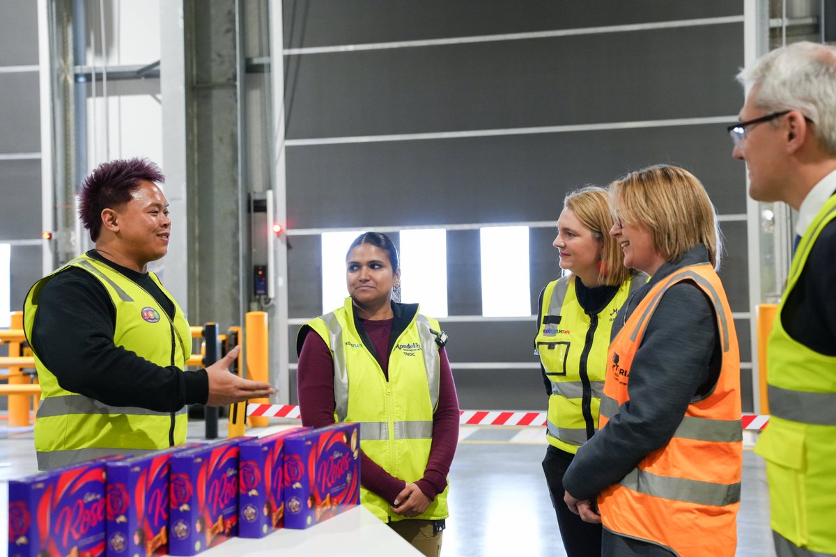 JacintaAllanMP's tweet image. Cadbury's parent company Mondelez has a sweet new facility and they've set up shop right here in Truganina.
The huge warehouse - their biggest in the world - is the size of two MCGs and will handle four million Cadbury chocolate blocks weekly.
A win for sweeth tooths, a boost…