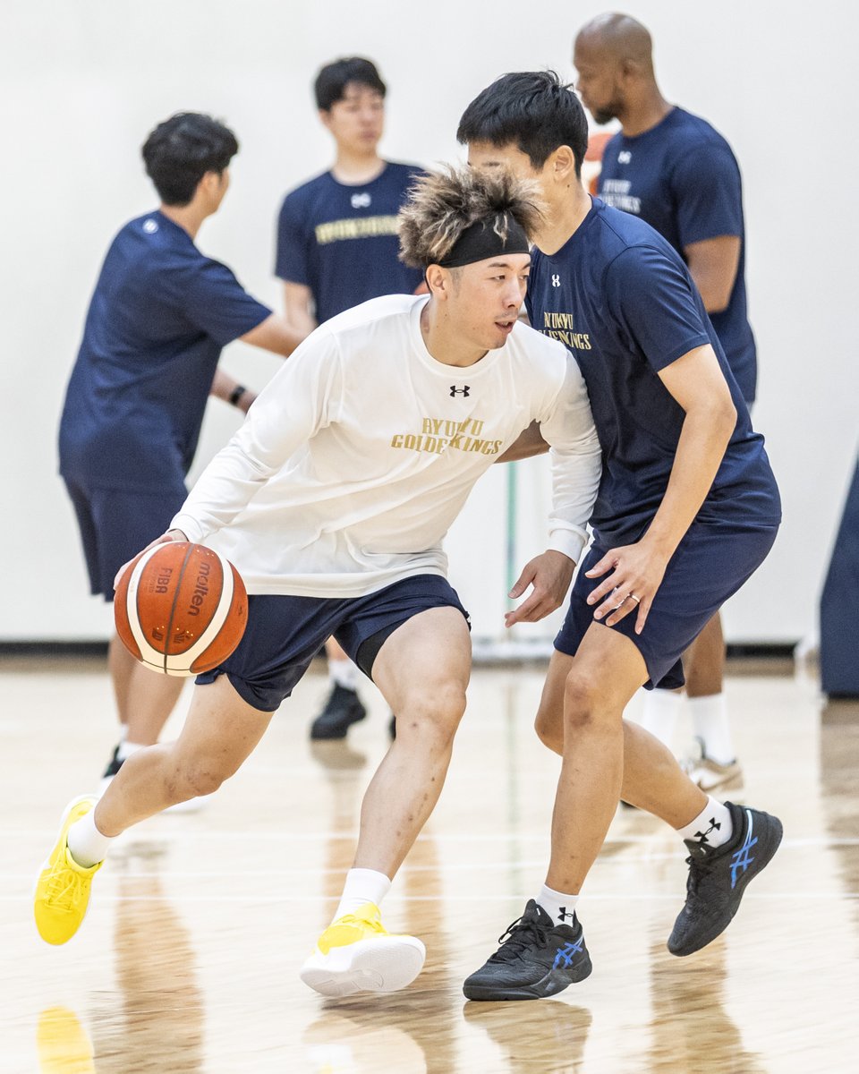 RyukyuKings's tweet image. 【キングス始動！】
本日7/22(火)より、本格的にチーム練習を開始しました。
9月に行われる「ISLAND GAMES 2025」、そして10月のBリーグ開幕戦に向け、沖縄の暑さに負けない熱量で、ワークアウトに励む選手たちの様子をお届けします！

▼「ISLAND GAMES 2025」詳細
goldenkings.jp/news/detail/id…