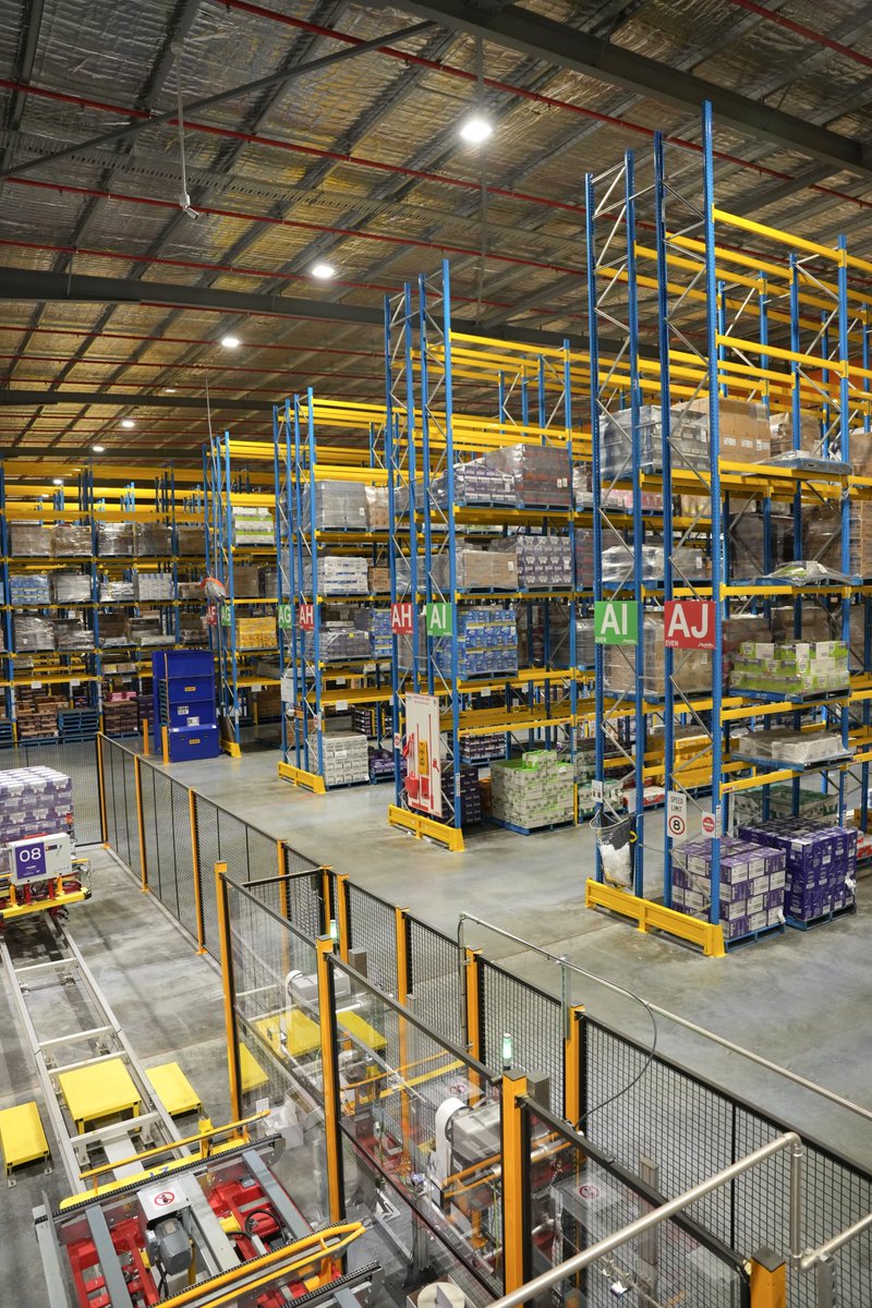 JacintaAllanMP's tweet image. Cadbury's parent company Mondelez has a sweet new facility and they've set up shop right here in Truganina.
The huge warehouse - their biggest in the world - is the size of two MCGs and will handle four million Cadbury chocolate blocks weekly.
A win for sweeth tooths, a boost…
