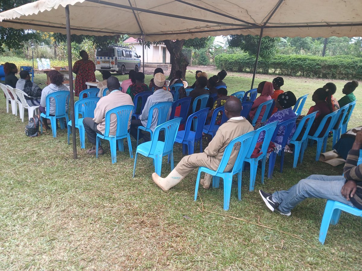 KAWIDA_UG's tweet image. What amazing day is today for being hosted by our colleagues of Kwataniza Women farmers group from Hoima district for learning exchange visit on agro-ecology and movement building.