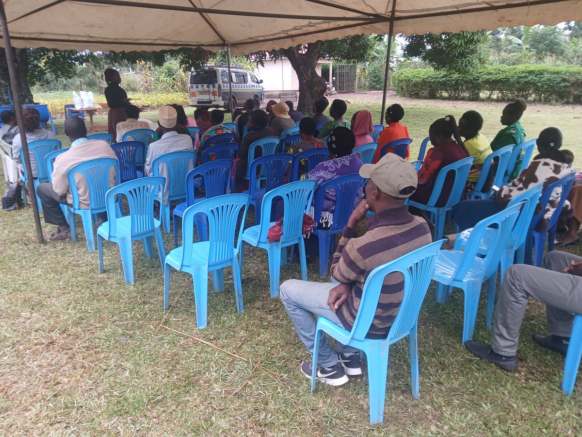 KAWIDA_UG's tweet image. What amazing day is today for being hosted by our colleagues of Kwataniza Women farmers group from Hoima district for learning exchange visit on agro-ecology and movement building.