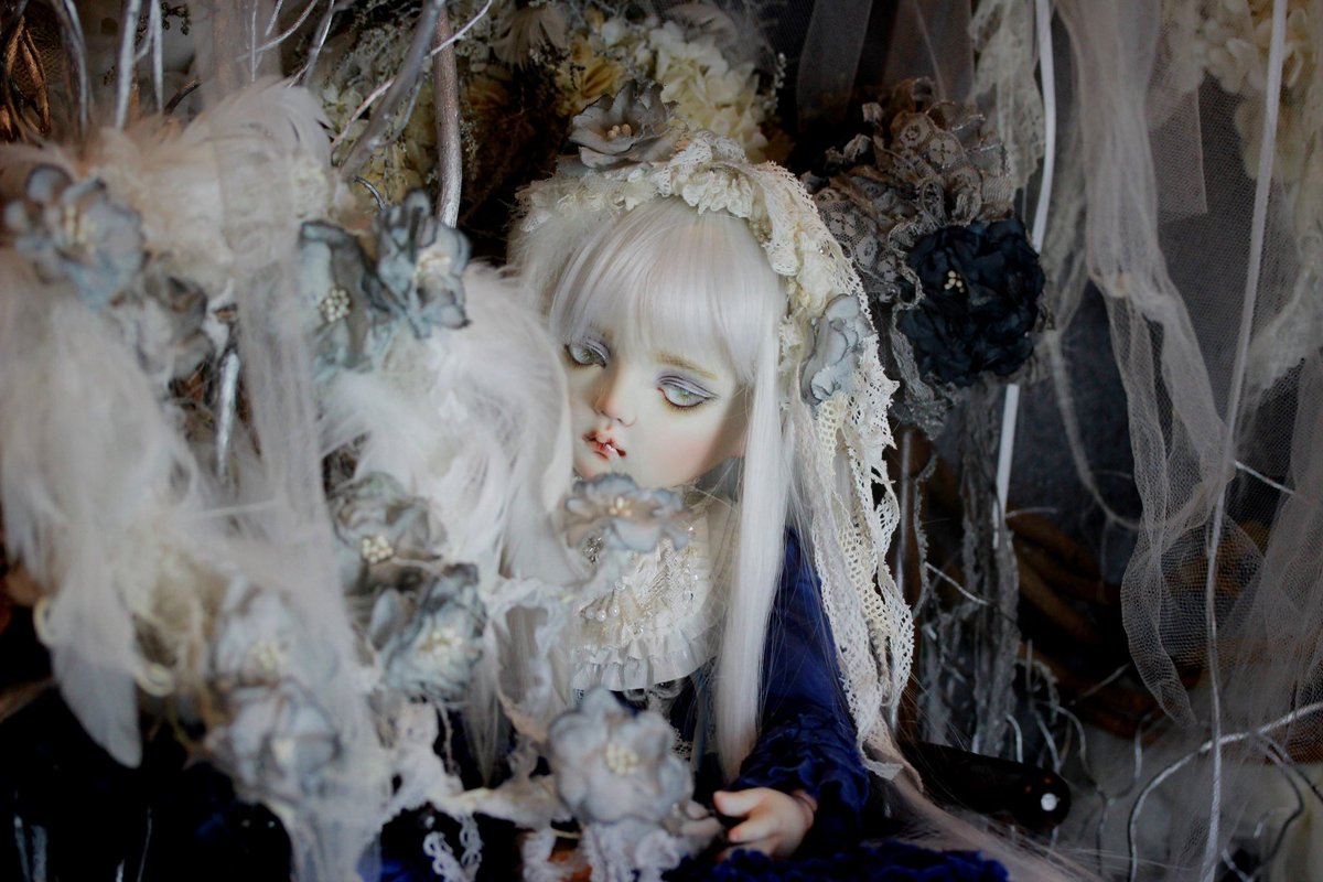 久しぶりにちゃんと撮影したね。
深愛ちゃんは相変わらずっと部屋で森のカケラの中から見守ってくれてる。
ここだけ普通の部屋とは思えないほど
幻想的な森の中になってる。

深愛 <a href="/remi12011964/">ドールレミ</a> 様
背景、小物 <a href="/anzusakuraheart/">さくらあんず ドルパ大阪 ブースNo.105-SD</a> 様