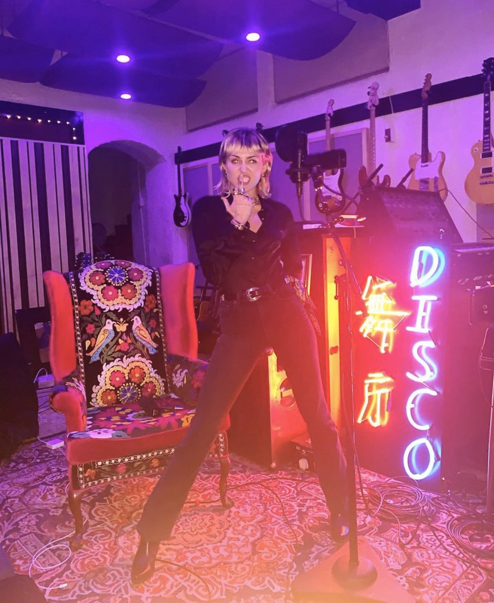 mileyunholycs's tweet image. Miley Cyrus in the studio, on the day she recorded her song "Gimme What I Want"