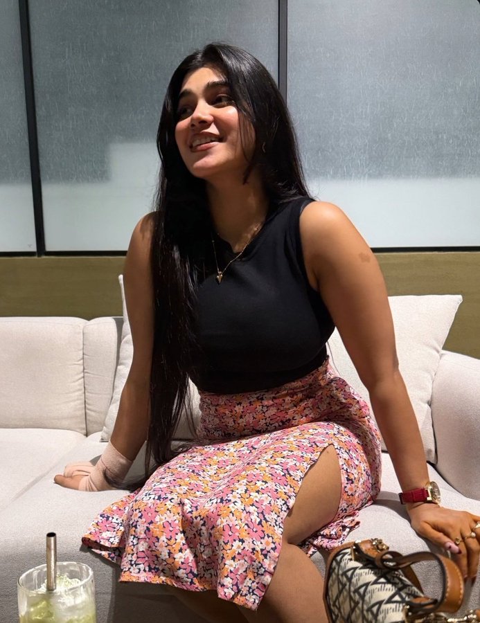 GwcwBvpXQAA83OB?format=jpg&name=900x900