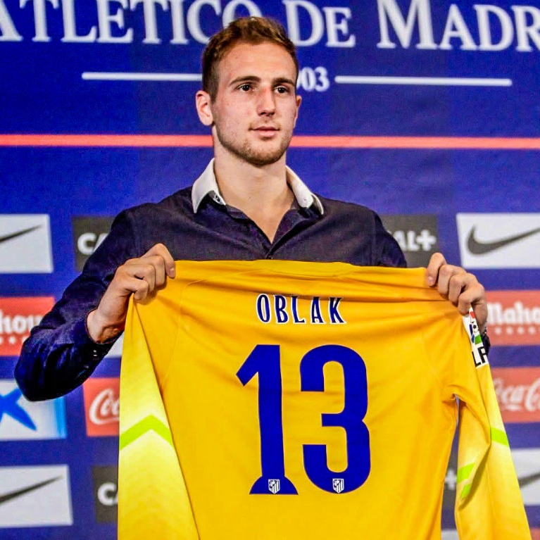 eurofootcom's tweet image. ๐ธ๐ฎ๐งค Jan Oblak has the most appearances out of any other goalkeeper in the history of Atletico de Madrid... in his first 100 La Liga games for them, he kept 59 clean sheets and conceded only 54 goals. ๐คฏ
11 years ago today, he was presented as a new player of Atleti. โค๏ธ๐