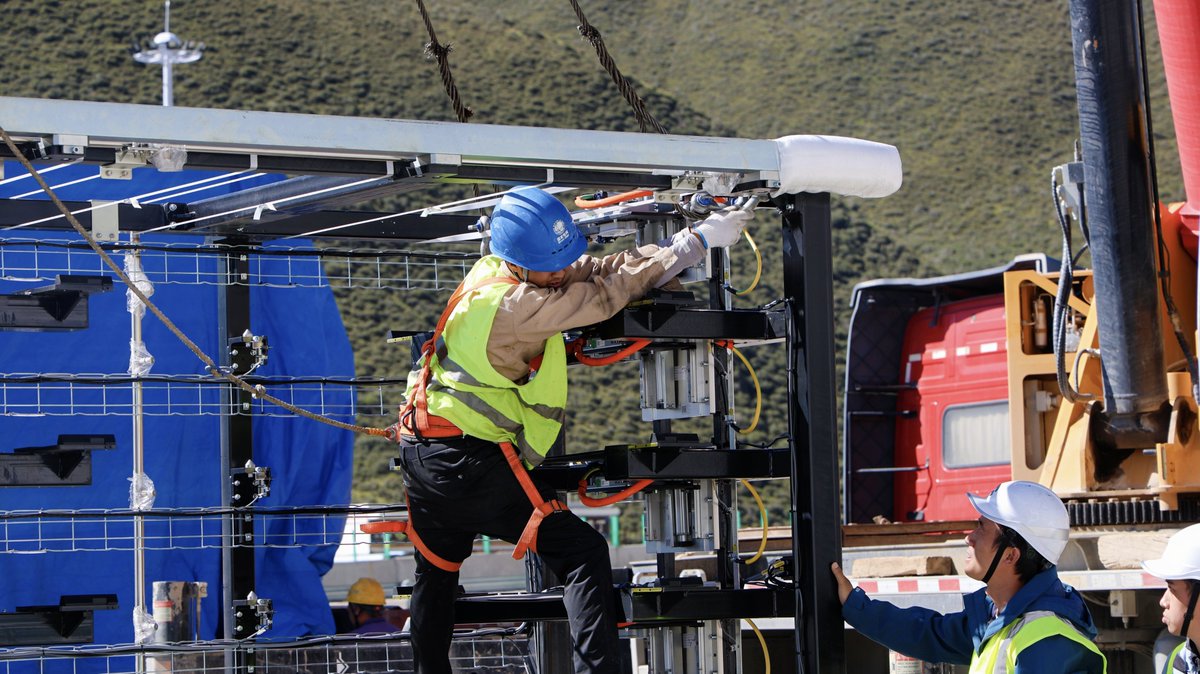 WilliamLiNIO's tweet image. Excited to share that today we deployed our 1,001st expressway battery swap station at 4,500m elevation, making it the highest one globally yet! Located in Gongbo'Gyamda County (the key pass between Nyingchi and Lhasa), this station will be live soon.
Gongbo'Gyamda is rich in…