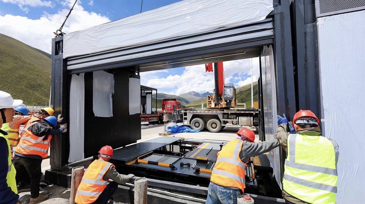 WilliamLiNIO's tweet image. Excited to share that today we deployed our 1,001st expressway battery swap station at 4,500m elevation, making it the highest one globally yet! Located in Gongbo'Gyamda County (the key pass between Nyingchi and Lhasa), this station will be live soon.
Gongbo'Gyamda is rich in…