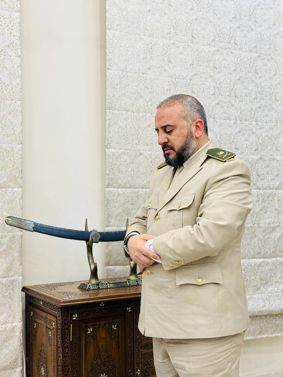 umarkhataab313's tweet image. The minister of defense of Syria is alive Alhumdulilah.