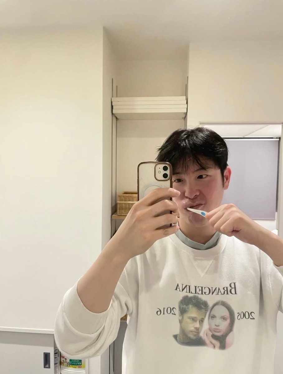 S2930202's tweet photo. 최근에 표스타에 올려준 거울셀카
1나도 빠짐 없이 다 좋으네 //….. https://t.co/NqRkH9jFra