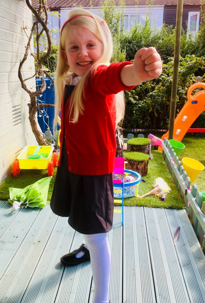 EdadventuresM's tweet image. Last day of primary tomorrow (different one to one she started at) for this one, a whole 7 years gone just like that!! She’s not changed that much. I’m sure the tears will be flowing tomorrow 😍❤️