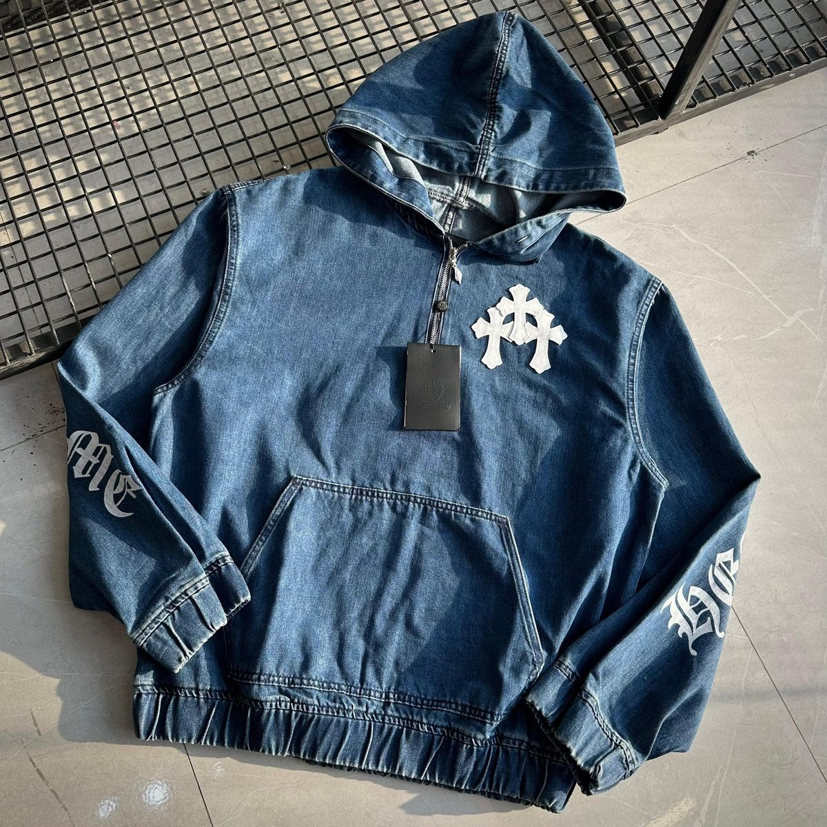 plugcorrect's tweet image. CHROME HEARTS HALFZIP HOODED JACKET
Size: M-XL 
Price: N90,000