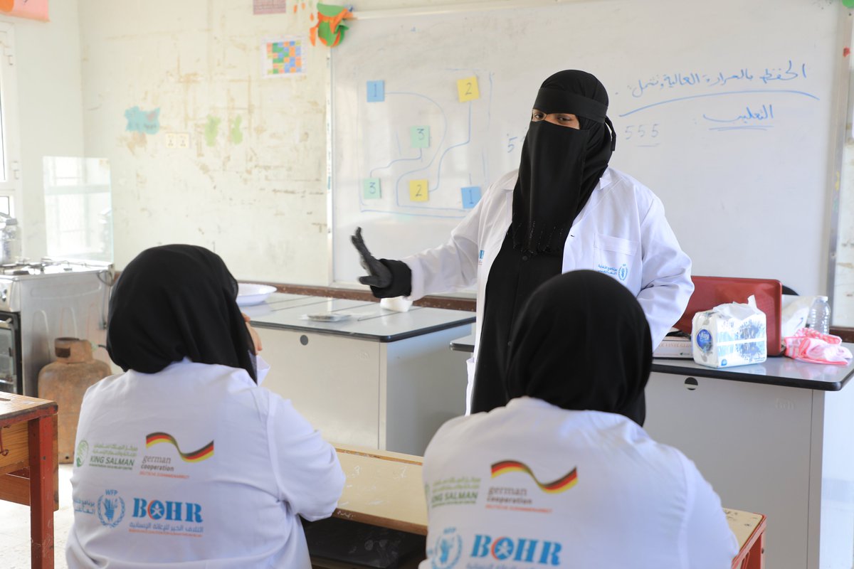 ائتلاف الخير للإغاثة (@bchr_ye) on Twitter photo تعليب الأسماك 🐟 فرصة اقتصادية 💼 وخطوة نحو تعزيز الإنتاج الغذائي المحلي.
في محافظة #المهرة نعمل على تطوير مهارات 15 امرأة في مجال تعليب الأسماك وفق أعلى المعايير، وذلك لتطوير سلسلة قيمة مصائد الأسماك، وتوفير فرص عمل مدرة للدخل.
ضمن مشروع "FuTuRe" بتمويل <a href="/KSRelief/">مركز الملك سلمان للإغاثة</a> وبالشراكة مع تعليب الأسماك 🐟 فرصة اقتصادية 💼 وخطوة نحو تعزيز الإنتاج الغذائي المحلي.
في محافظة #المهرة نعمل على تطوير مهارات 15 امرأة في مجال تعليب الأسماك وفق أعلى المعايير، وذلك لتطوير سلسلة قيمة مصائد الأسماك، وتوفير فرص عمل مدرة للدخل.
ضمن مشروع "FuTuRe" بتمويل <a href="/KSRelief/">مركز الملك سلمان للإغاثة</a> وبالشراكة مع