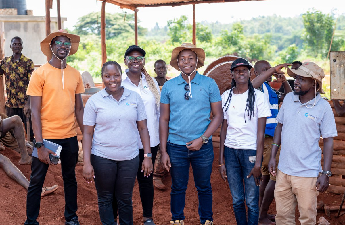 planetGOLD Uganda (@planetgold_ug) on Twitter photo What is it like at Tiira Mine Site in Busia?
The <a href="/planetGOLD_UG/">planetGOLD Uganda</a> team recently visited the site to engage with artisanal and small-scale gold miners and assess how far the switch to mercury-free gold processing has come.
The results? Impressive. 1/3 🧵
#MakeMercuryHistory What is it like at Tiira Mine Site in Busia?
The <a href="/planetGOLD_UG/">planetGOLD Uganda</a> team recently visited the site to engage with artisanal and small-scale gold miners and assess how far the switch to mercury-free gold processing has come.
The results? Impressive. 1/3 🧵
#MakeMercuryHistory