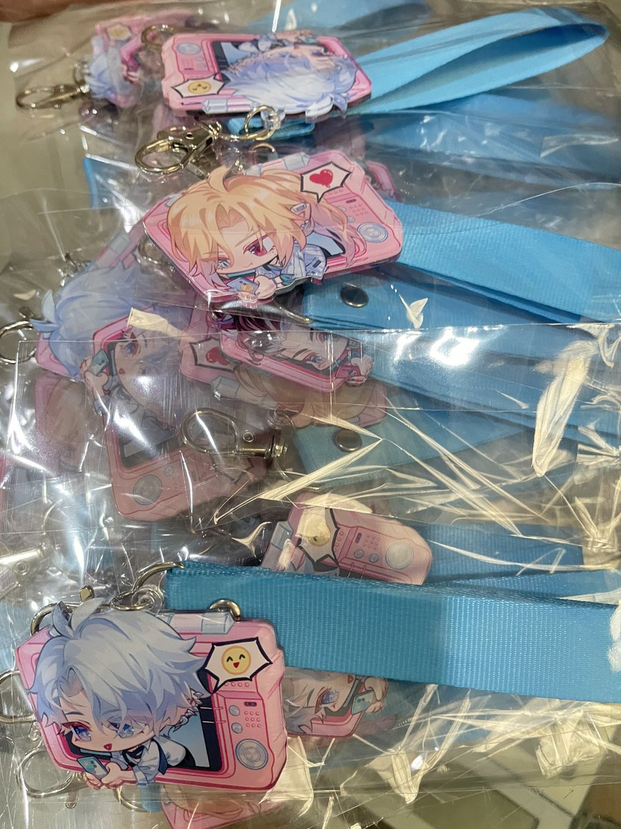 k_illzz's tweet image. Waaaa straps done 🤗