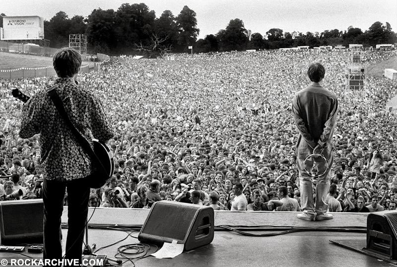 OasisMania's tweet image. On July 22nd 1995 Oasis supported REM at Slane Castle in Ireland 🇮🇪
📷 Jill Furmanovsky